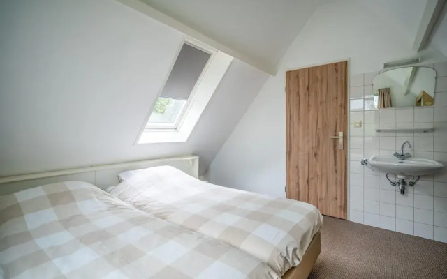 Tastefully and Modernly Furnished 5-person Bungalow