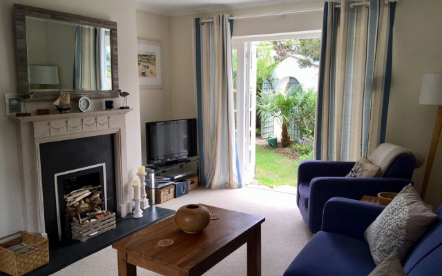 Lamorran Lodge