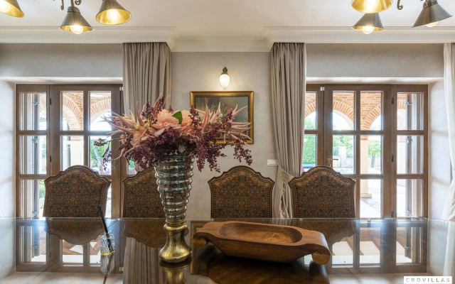 Carolus in Barat with 5 bedrooms and 5 bathrooms