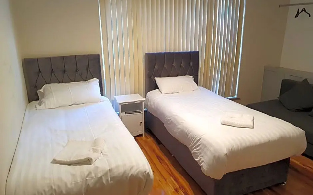 City Centre 5 double bedroom detached