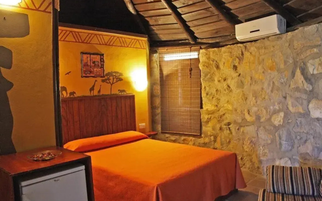 Hotel Selwo Lodge - Animal Park Tickets Included