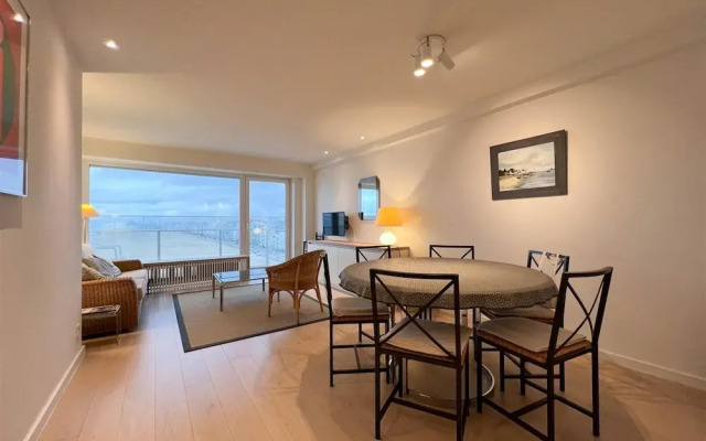 Apartment in Duinbergen With Sea Views