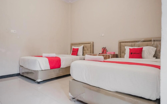 Grand Mentari Guest House by RedDoorz