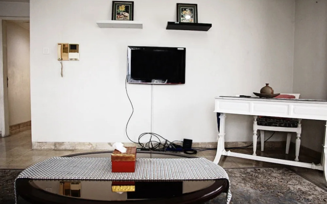 Classic Brawijaya Apartment with Pool View