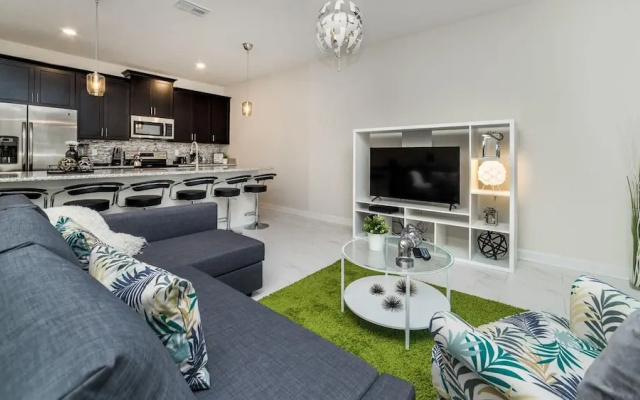 9055 Dogleg Drive