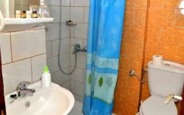 Triada Hotel