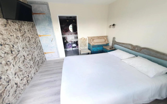 Castor Hotel