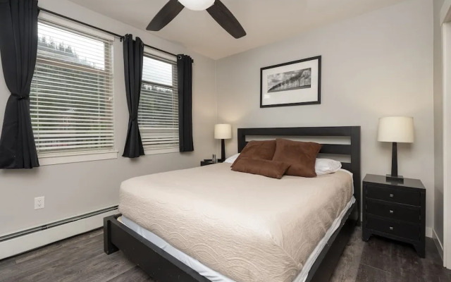 Founders - 4374 2 Bedroom Condo by RedAwning