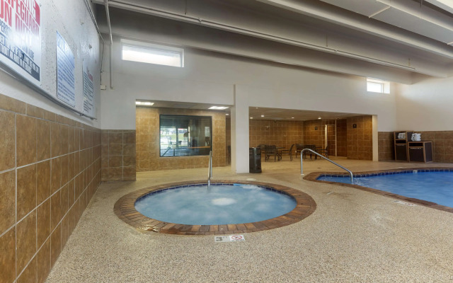 Best Western Plus Midwest Inn