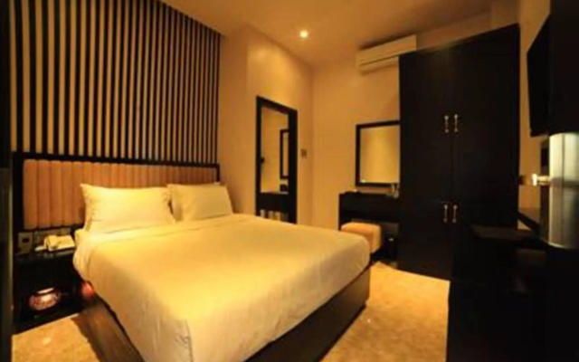 Bezel Hotel
