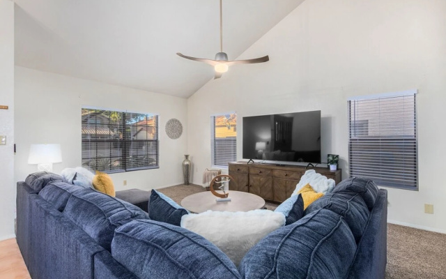 Grandview Scottsdale 4 Bedroom Home by Redawning