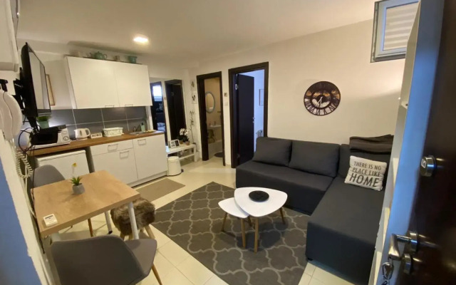 N6 Apartment