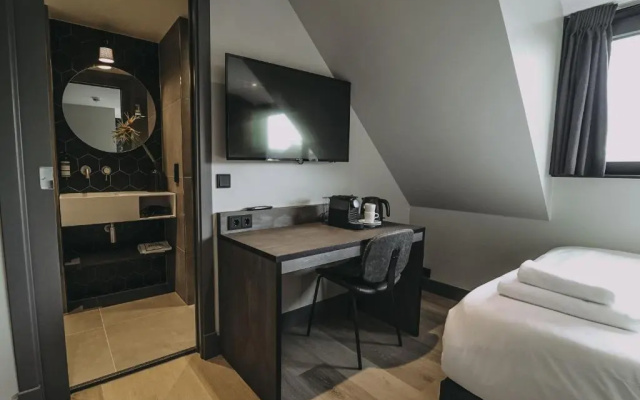 Bell Hotel