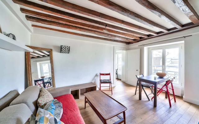 Charming 2 Room Apartment - Paris