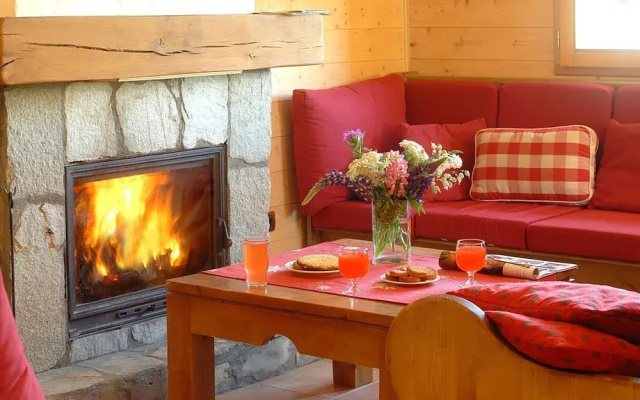 Chalet With Fireplace in Alpe D'huez