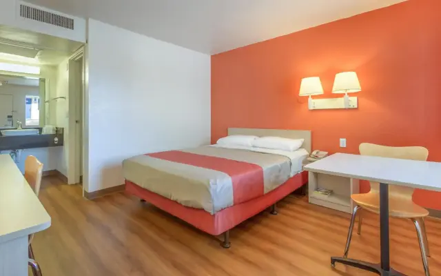 Motel 6 Phoenix North - Bell Road