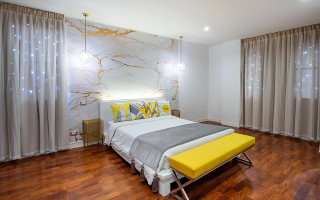 Benviar Tonson Residence
