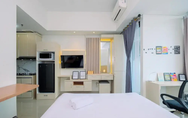 Cozy Stay Studio At Lrt City Bekasi Apartment