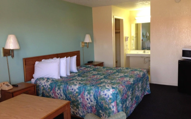 Super 7 Inn Siloam Springs