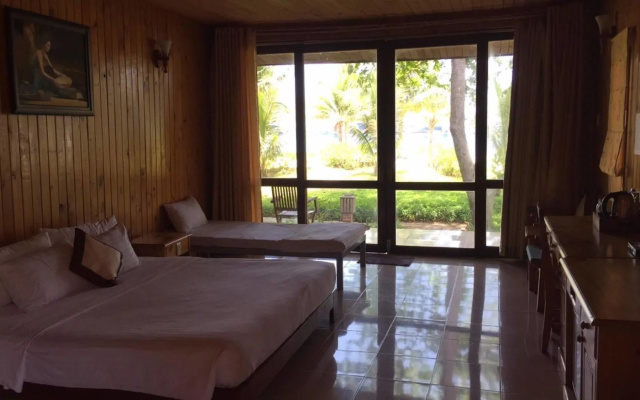 Tan Son Nhat Con Dao Resort