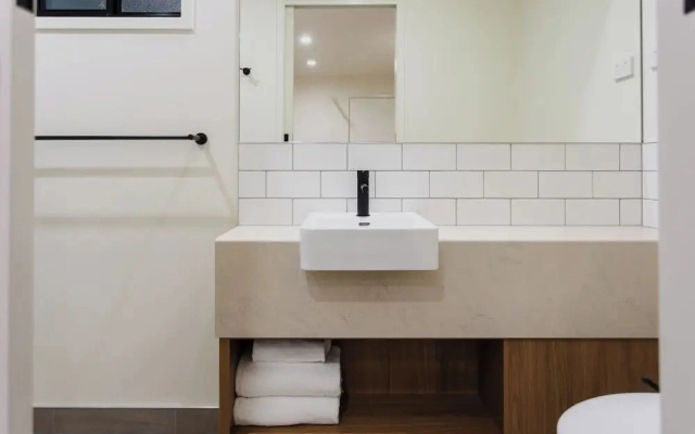 Coomera Lodge Hotel
