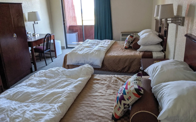 Cedar Hill Lodge