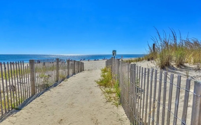 Whispering Sands 401 - 3 Br Condo