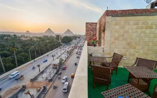 New Gardenia Pyramids view - Rooftop