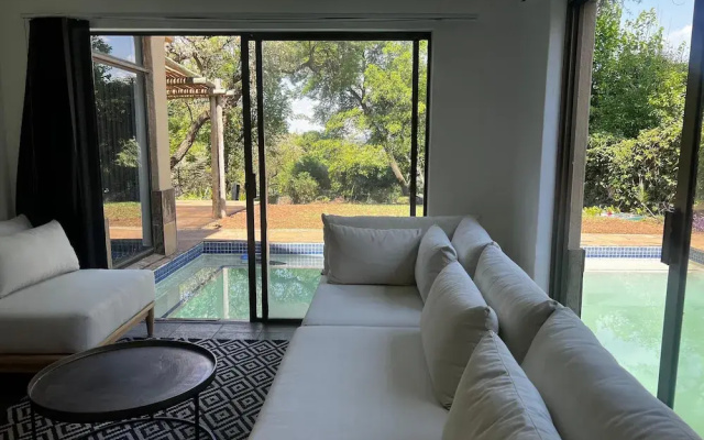 Bryanston Luxurious 4-Bed Villa