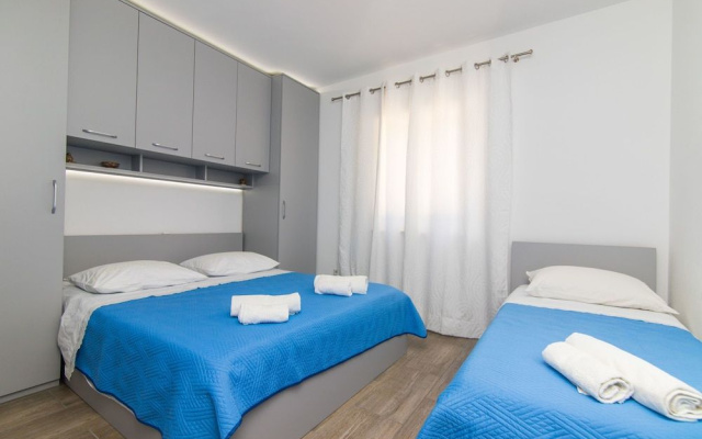 Apartments Jakov