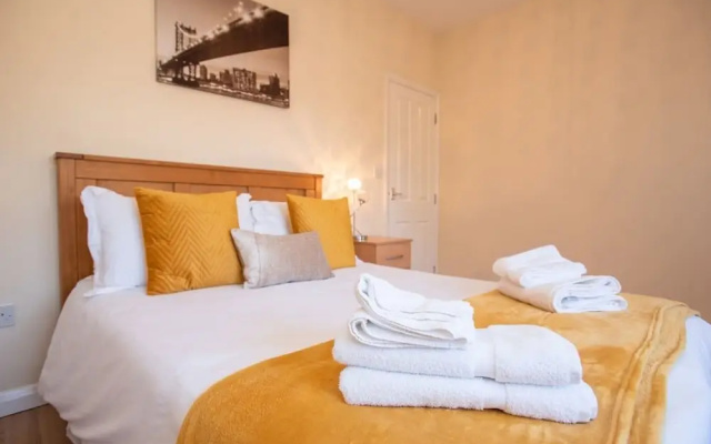 2 Bedroom Apartment With 2 Bathrooms and Parking