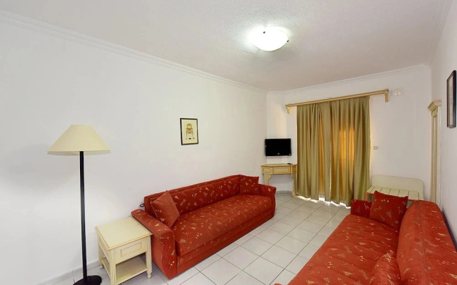 Tropicana Beach Apartments