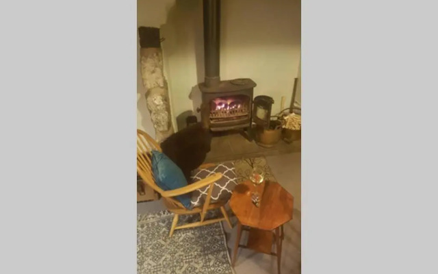 Log Burner 3 double bedroom very cosy