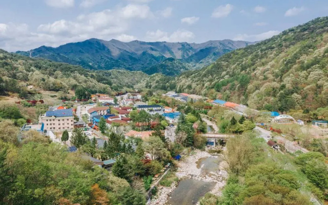 Muju Lobe Pension