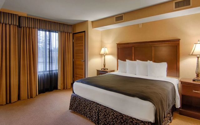 Grand Hotel at Bridgeport