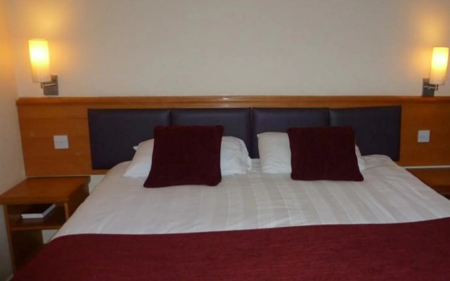 Premier Inn Northampton West (Harpole)