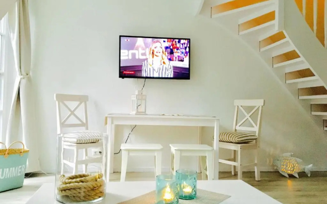 Maisonette-Fewo unter Reet, 50m zum Meer, Strandidyll Zingst