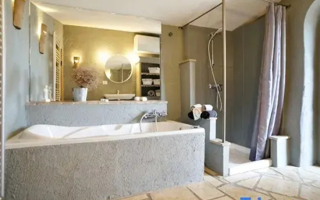Villa Alisia, a beautiful natural stone house near Poreč