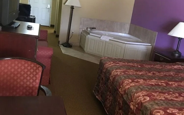 Econo Lodge Inn & Suites