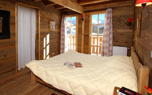 Little gem with fireplace on the slopes in Alpe d'Huez