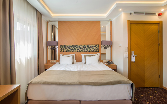 Отель Marmara Hotel Budapest