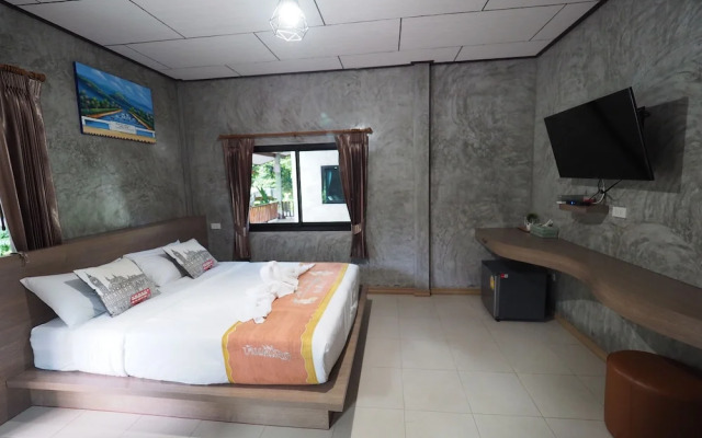Baan Keree Thara Khiri Wong