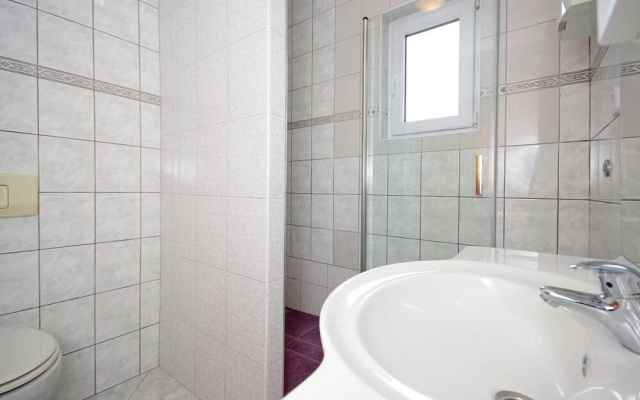 Beautiful Home in Makarska With Wifi and 1 Bedrooms