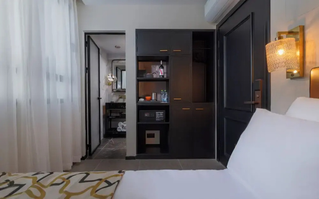 Iconic Hotel - by Echo Hotels