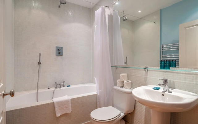 Cosy 1 Bedroom Flat With Garden in Lovely Chiswick