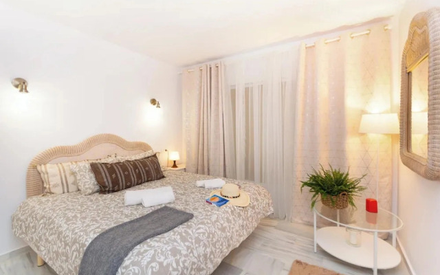 Calahonda Elegance With Pool And Sea View