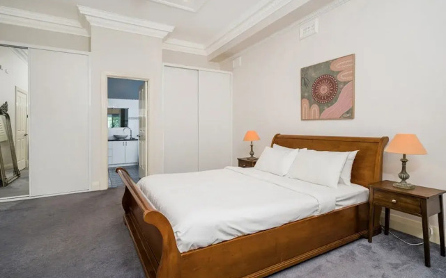 Incredible 3-bed Renovated Home With Huge Garden