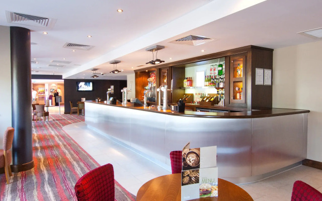 Premier Inn London Gatwick Manor Royal