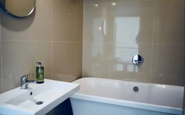 Spacious 3 Bedroom Apartment in Cape Town