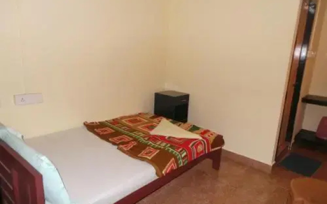 Ceepee's Holiday Inn